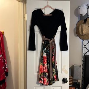 Long sleeve tie waist dress